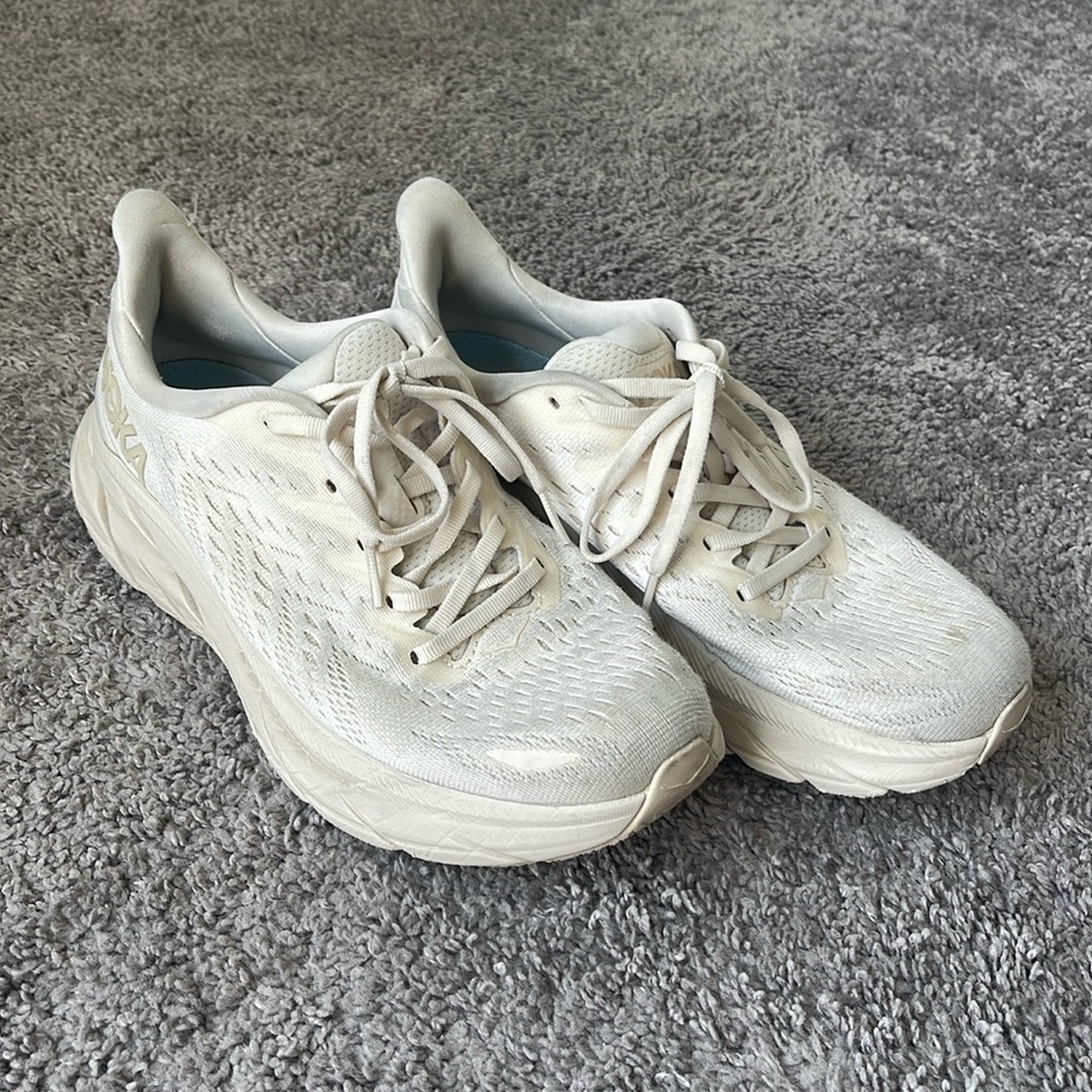 Clifton 8 Cream Hokas